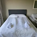 Cozy Top-floor Near The Travel Center And Downtown, With Ac And Wi-fi 아파트