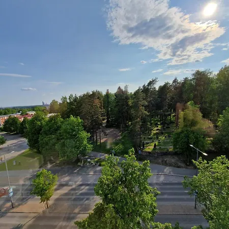 Cozy Top-floor Near The Travel Center And Downtown, With Ac And Wi-fi *