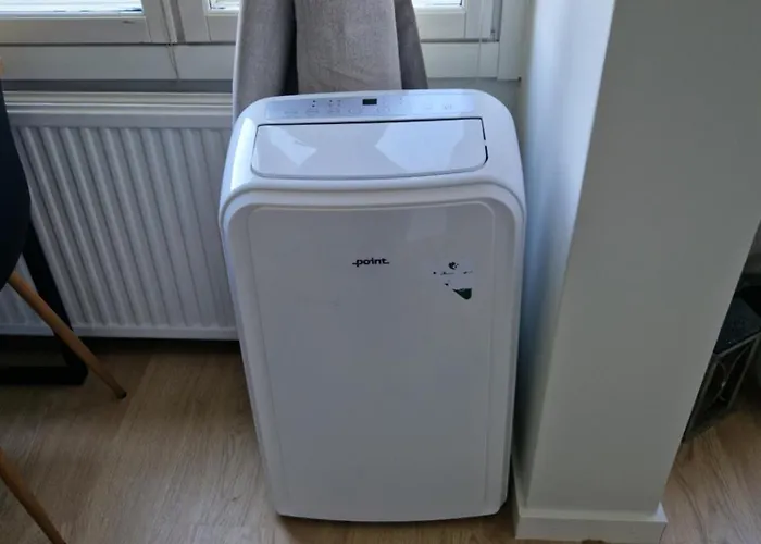 Cozy Top-floor Near The Travel Center And Downtown, With Ac And Wi-fi Apartamento