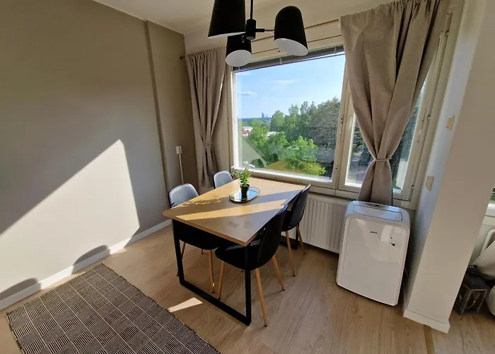 Cozy Top-floor Near The Travel Center And Downtown, With Ac And Wi-fi Apartamento