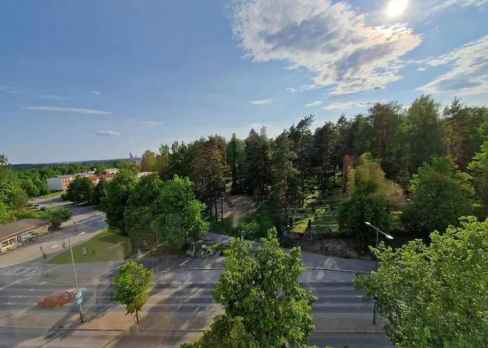 Cozy Top-floor Near The Travel Center And Downtown, With Ac And Wi-fi *